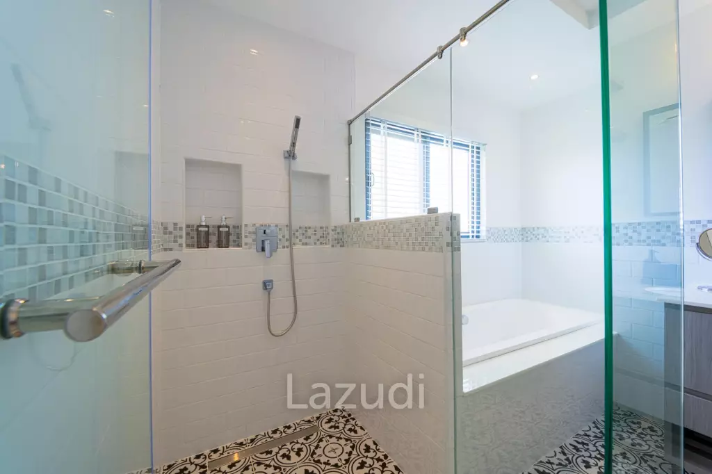 New Modern 3 Bedroom Villa! (MB35)