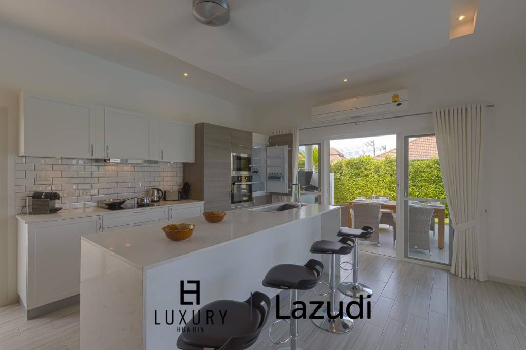 500 平方米 3 床 2 洗澡 别墅 对于 租