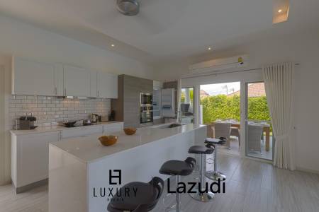 500 平方米 3 床 2 洗澡 别墅 对于 租