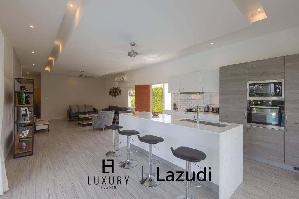 500 平方米 3 床 2 洗澡 别墅 对于 租