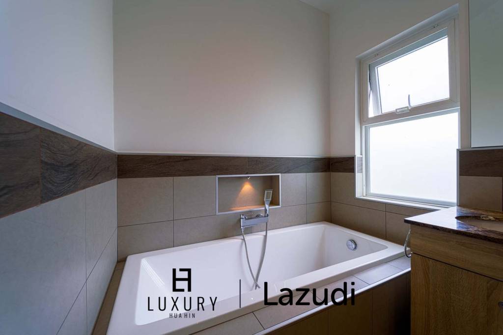 500 平方米 3 床 2 洗澡 别墅 对于 租