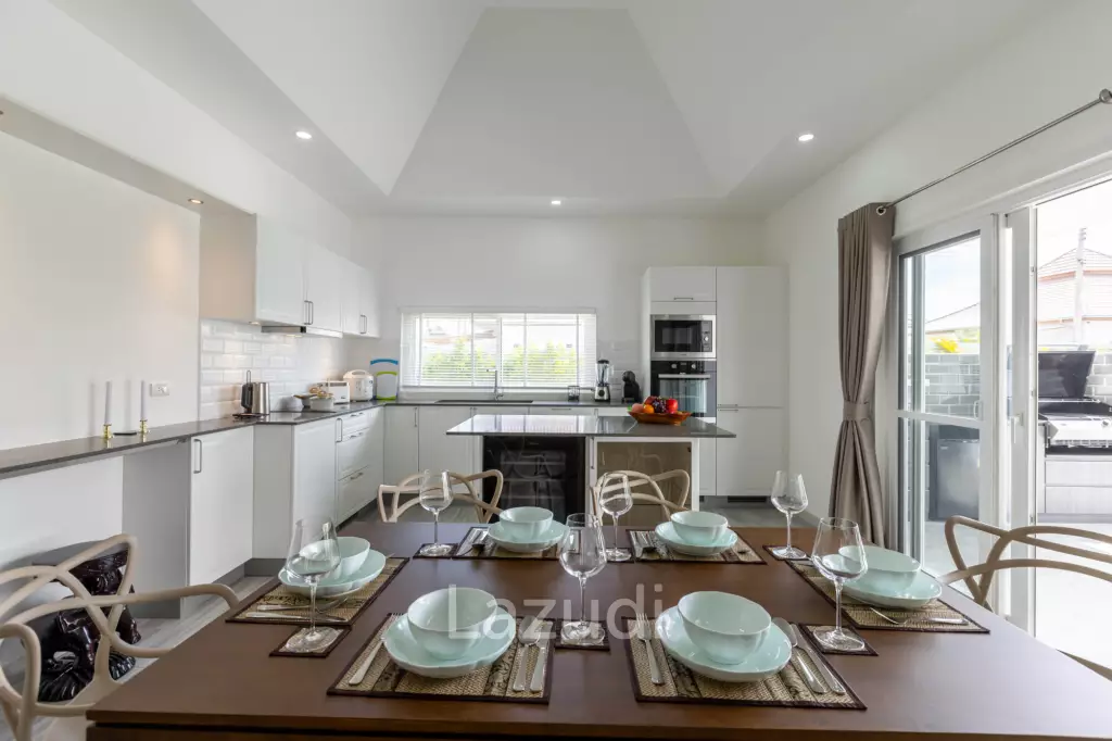 New Modern 3 Bedroom Pool Villa (MS24)