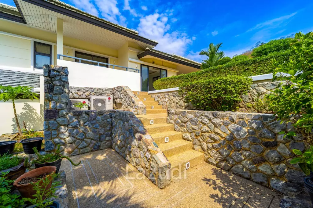 Luxury Mansion On Golf Course (BMG5)