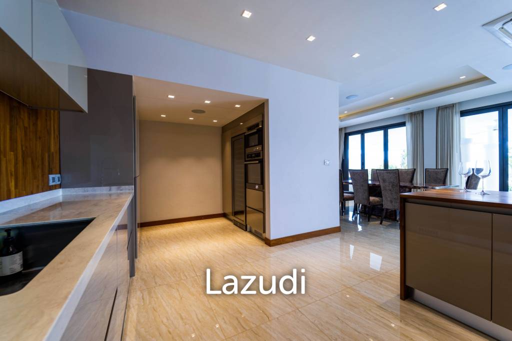 Luxury Mansion On Golf Course (BMG5)
