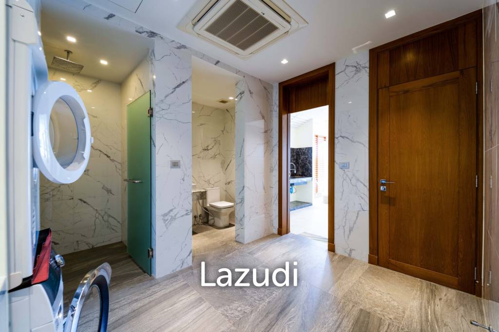 Luxury Mansion On Golf Course (BMG5)
