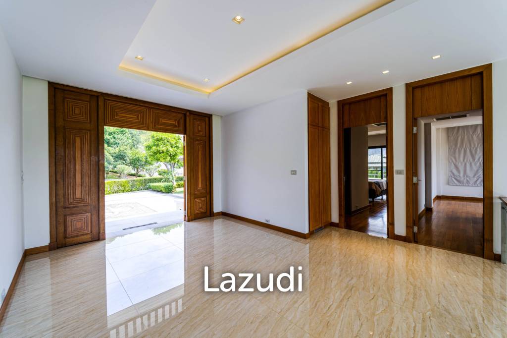 Luxury Mansion On Golf Course (BMG5)