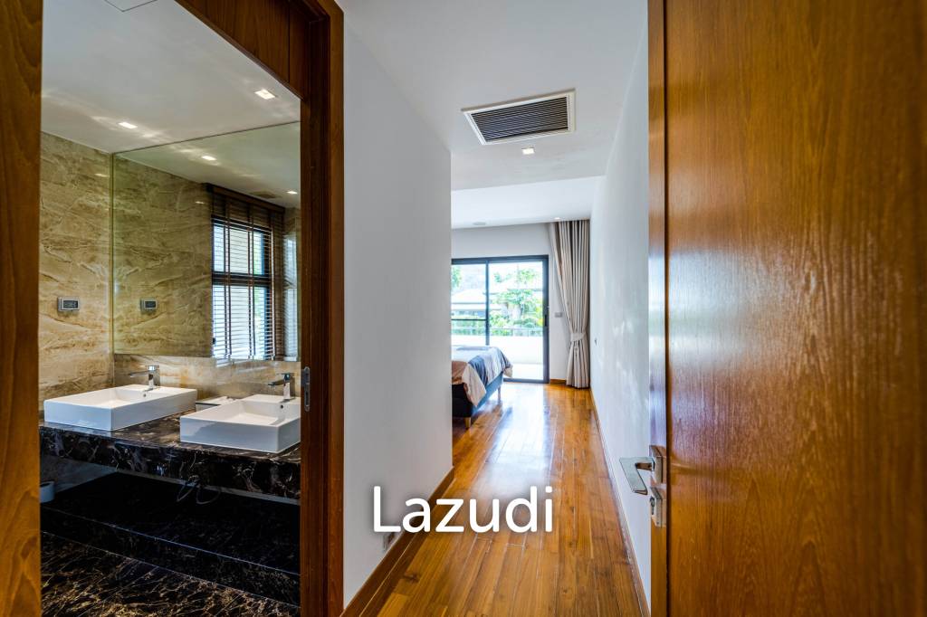 Luxury Mansion On Golf Course (BMG5)
