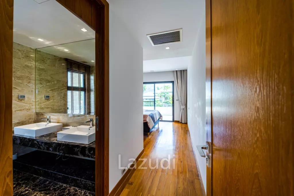 Luxury Mansion On Golf Course (BMG5)