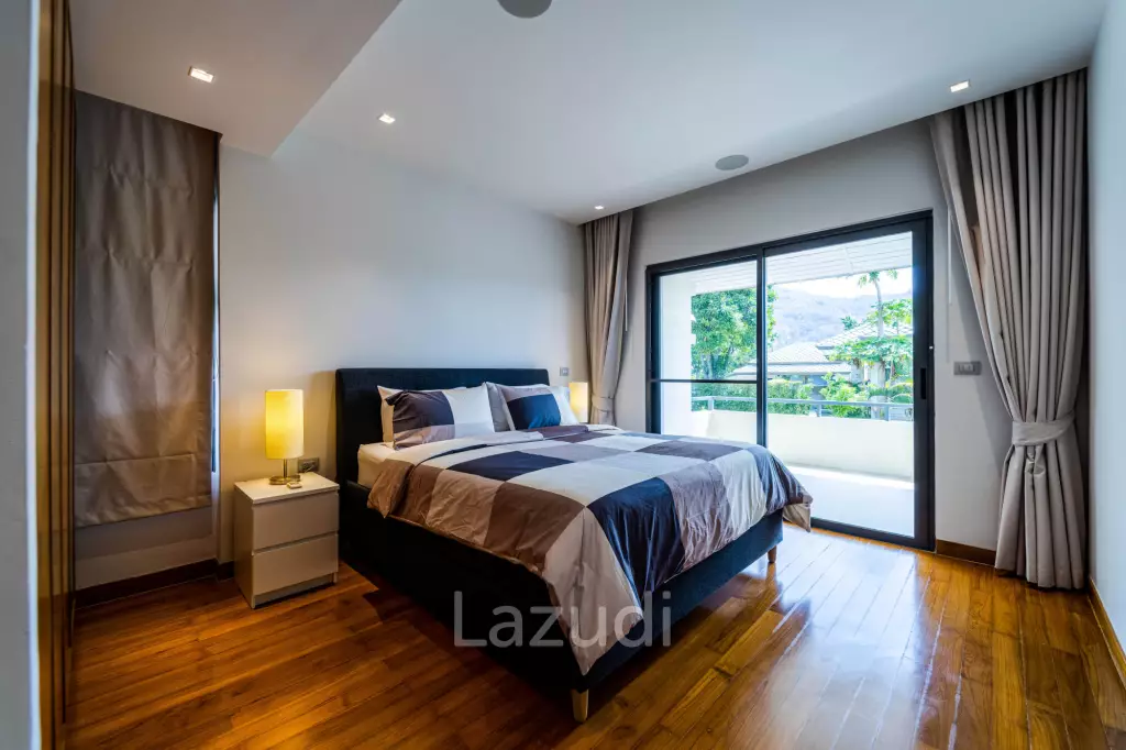 Luxury Mansion On Golf Course (BMG5)