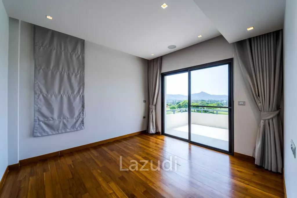 Luxury Mansion On Golf Course (BMG5)