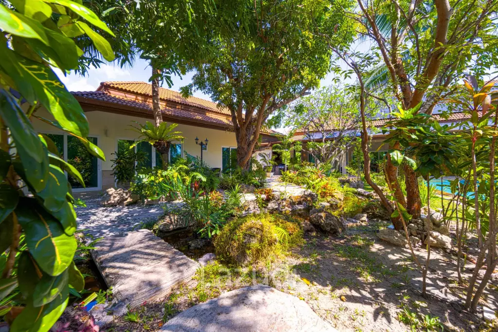 6 Bedroom Luxury Villa on Golf Course (PH125)