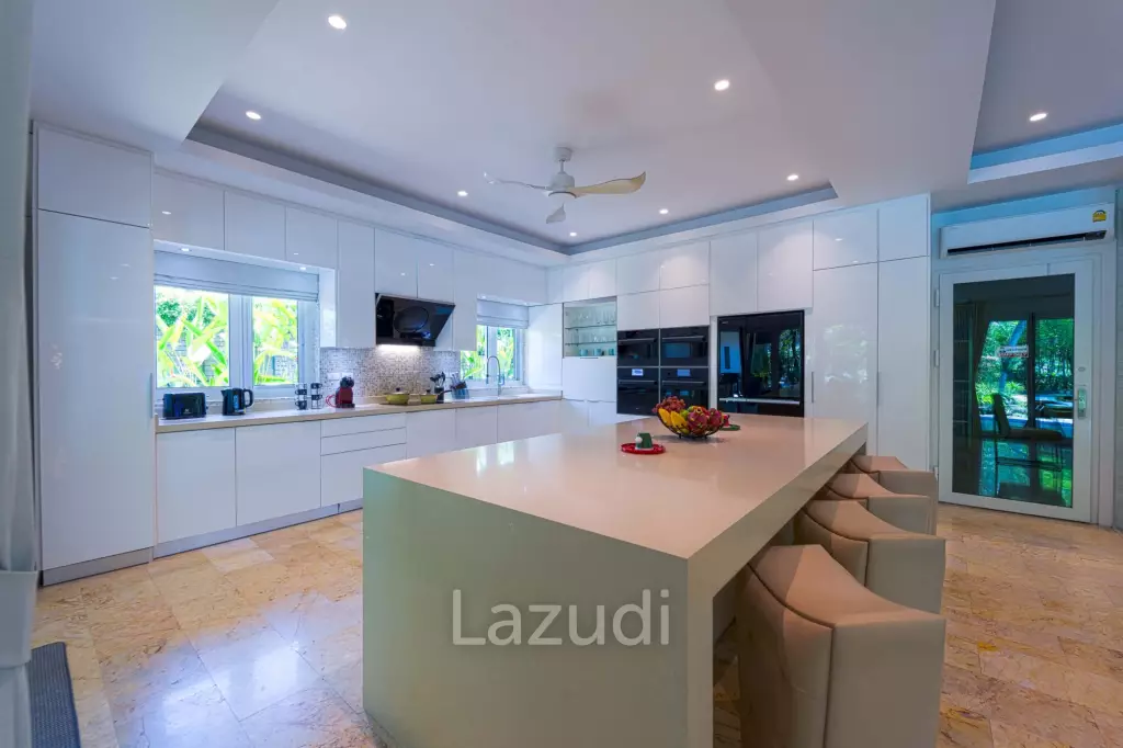 6 Bedroom Luxury Villa on Golf Course (PH125)