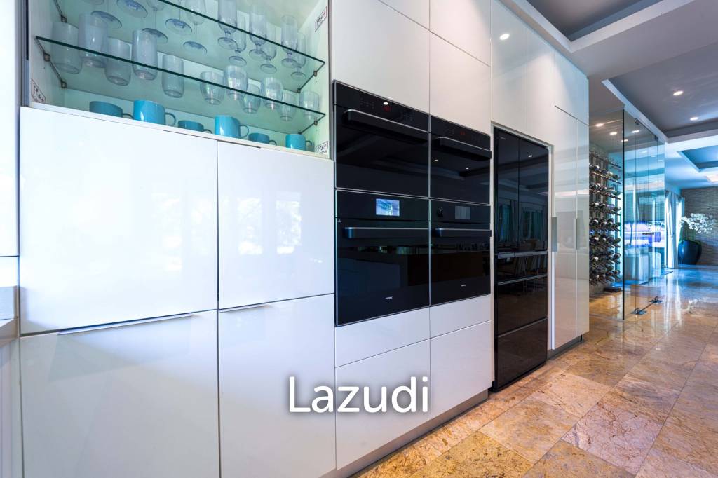6 Bedroom Luxury Villa on Golf Course (PH125)