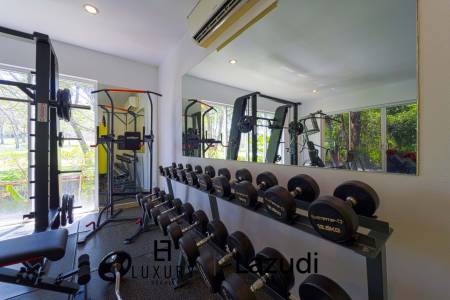 1,650 qm 6 Bett 7 Bad Villa Für Miete