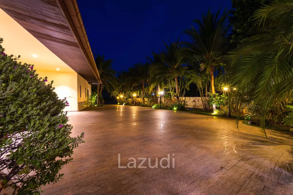 6 Bedroom Luxury Villa on Golf Course (PH125)