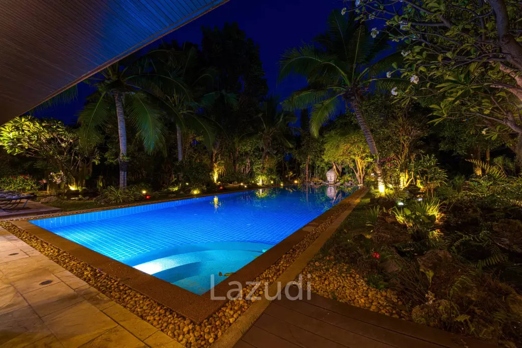 6 Bedroom Luxury Villa on Golf Course (PH125)