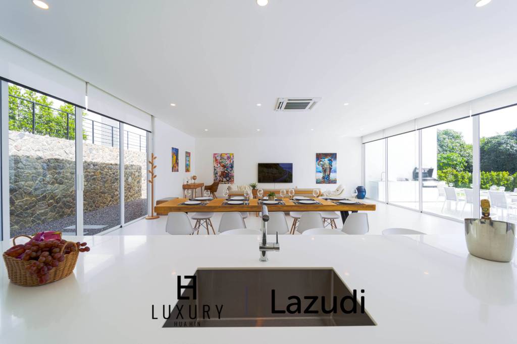 12,550 平方米 4 床 5 洗澡 别墅 对于 租