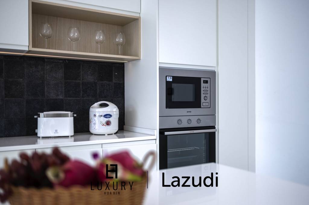 12,550 平方米 4 床 5 洗澡 别墅 对于 租