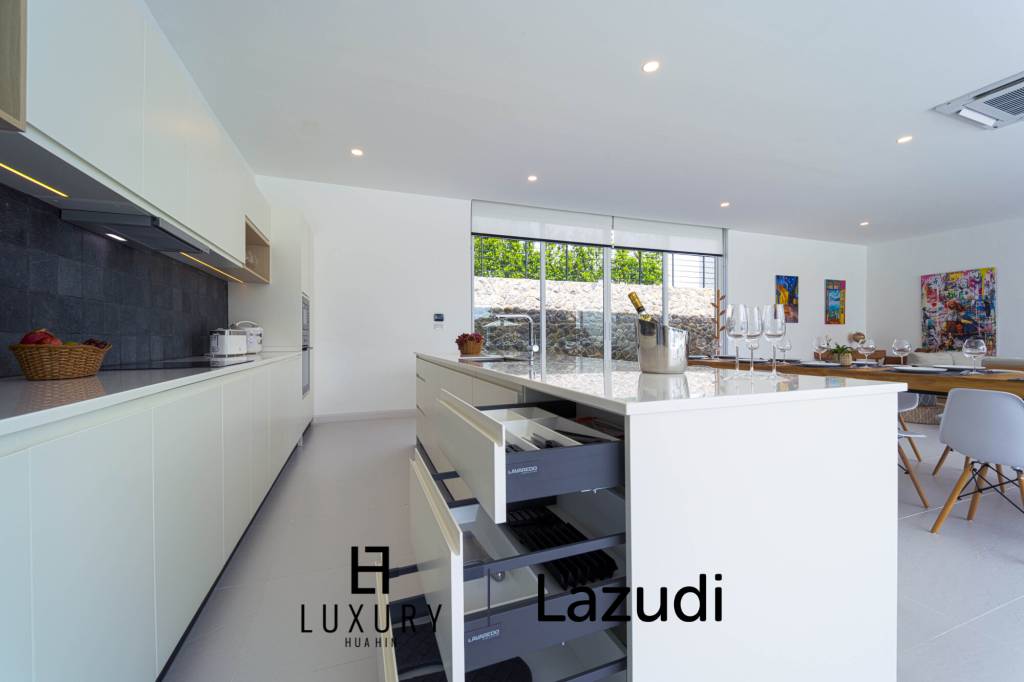 12,550 平方米 4 床 5 洗澡 别墅 对于 租