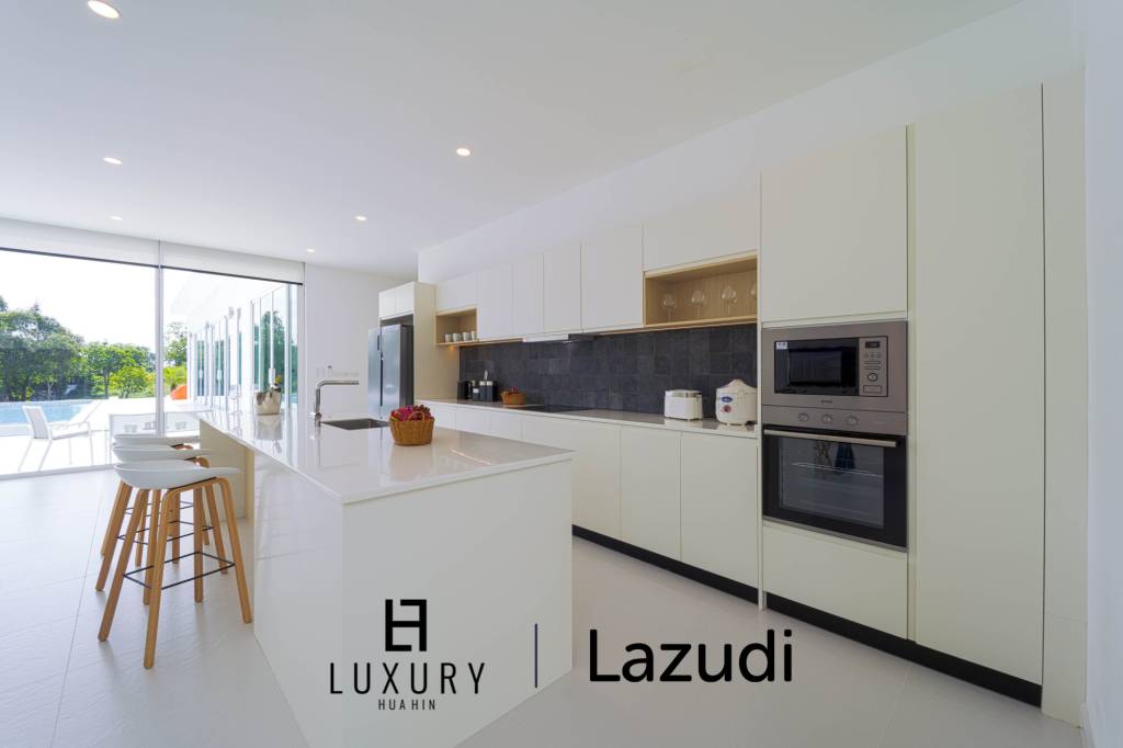 12,550 平方米 4 床 5 洗澡 别墅 对于 租