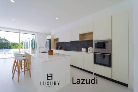 12,550 平方米 4 床 5 洗澡 别墅 对于 租