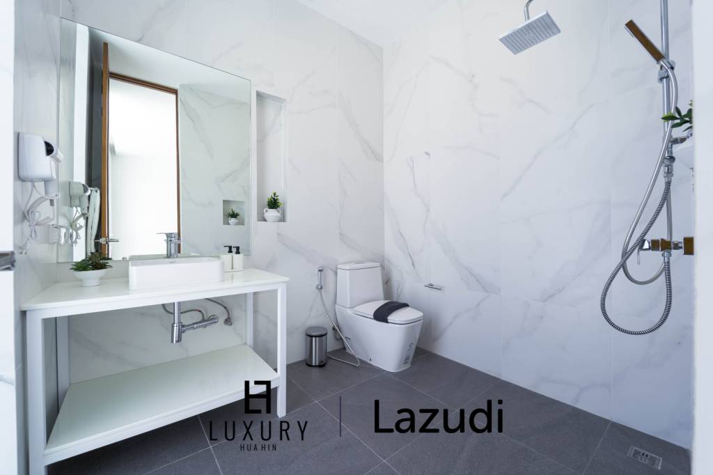 12,550 平方米 4 床 5 洗澡 别墅 对于 租