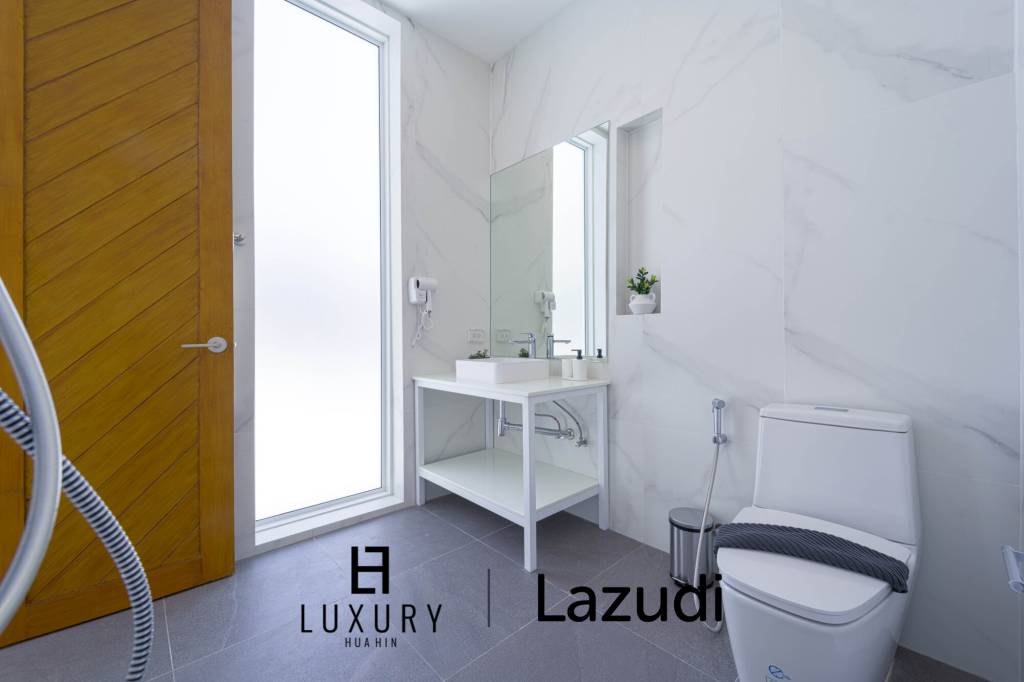 12,550 平方米 4 床 5 洗澡 别墅 对于 租