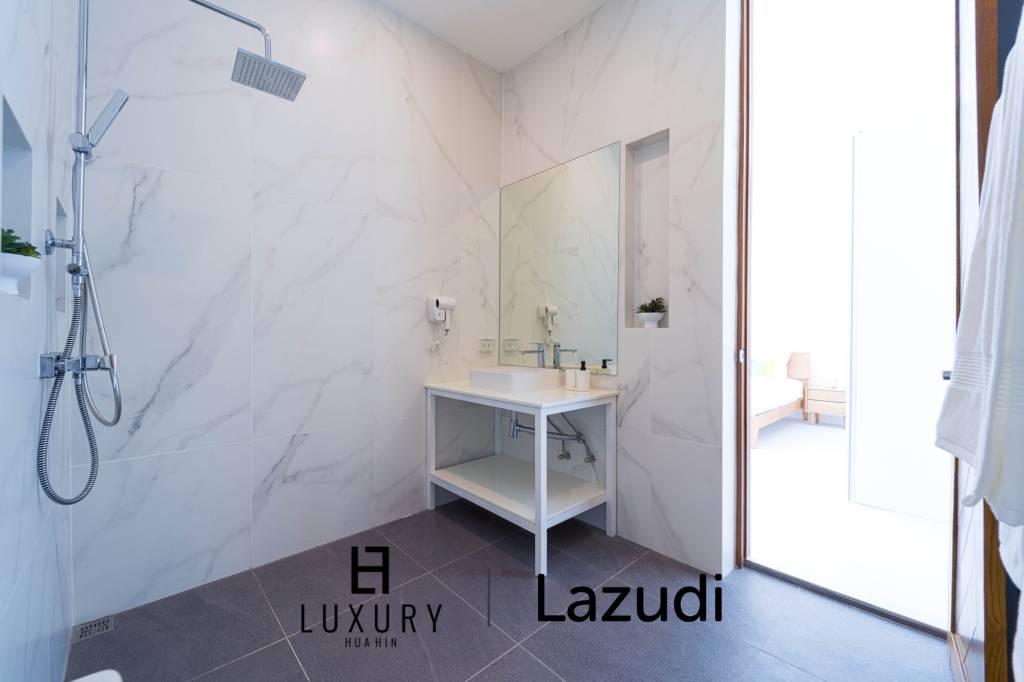 12,550 平方米 4 床 5 洗澡 别墅 对于 租