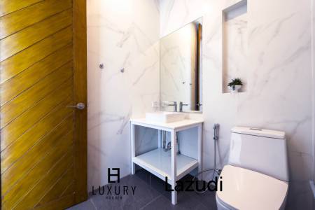 12,550 平方米 4 床 5 洗澡 别墅 对于 租