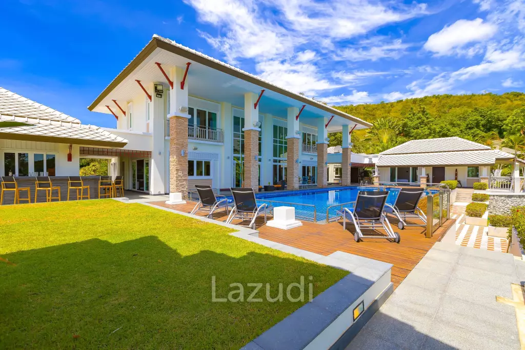 7 Bedrooms Mansion on The Golf Course! (JB2)