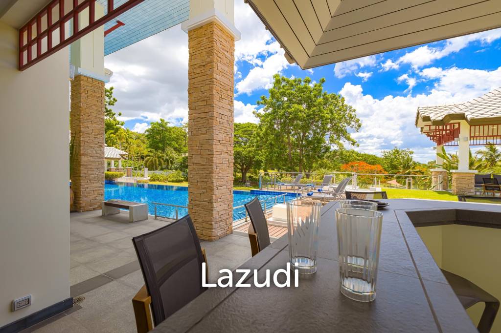 7 Bedrooms Mansion on The Golf Course! (JB2)