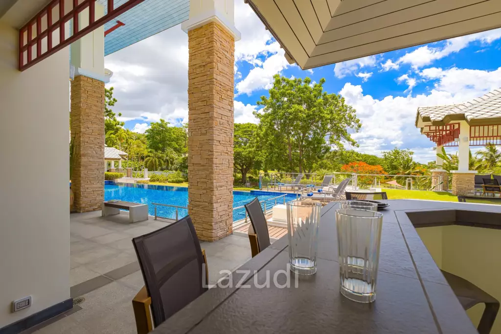7 Bedrooms Mansion on The Golf Course! (JB2)