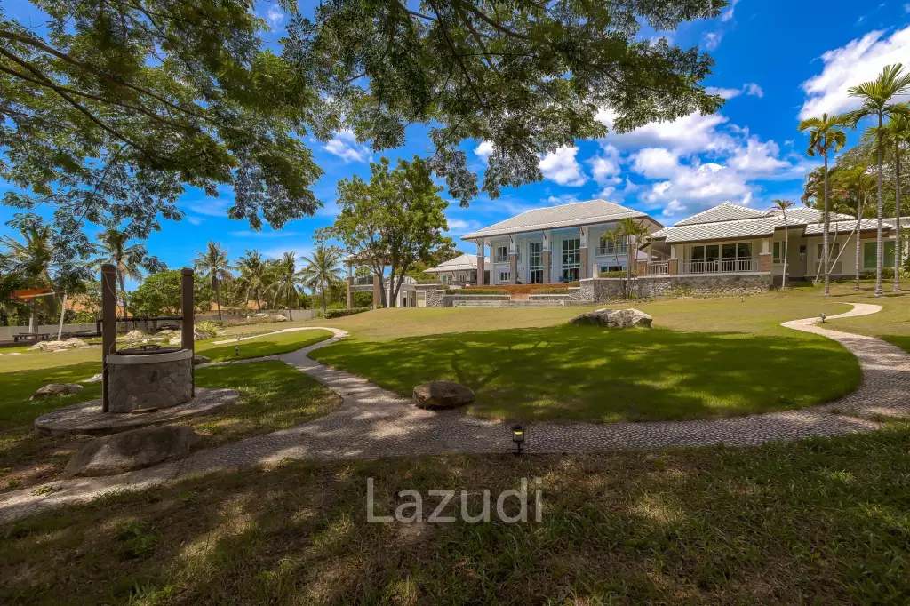 7 Bedrooms Mansion on The Golf Course! (JB2)