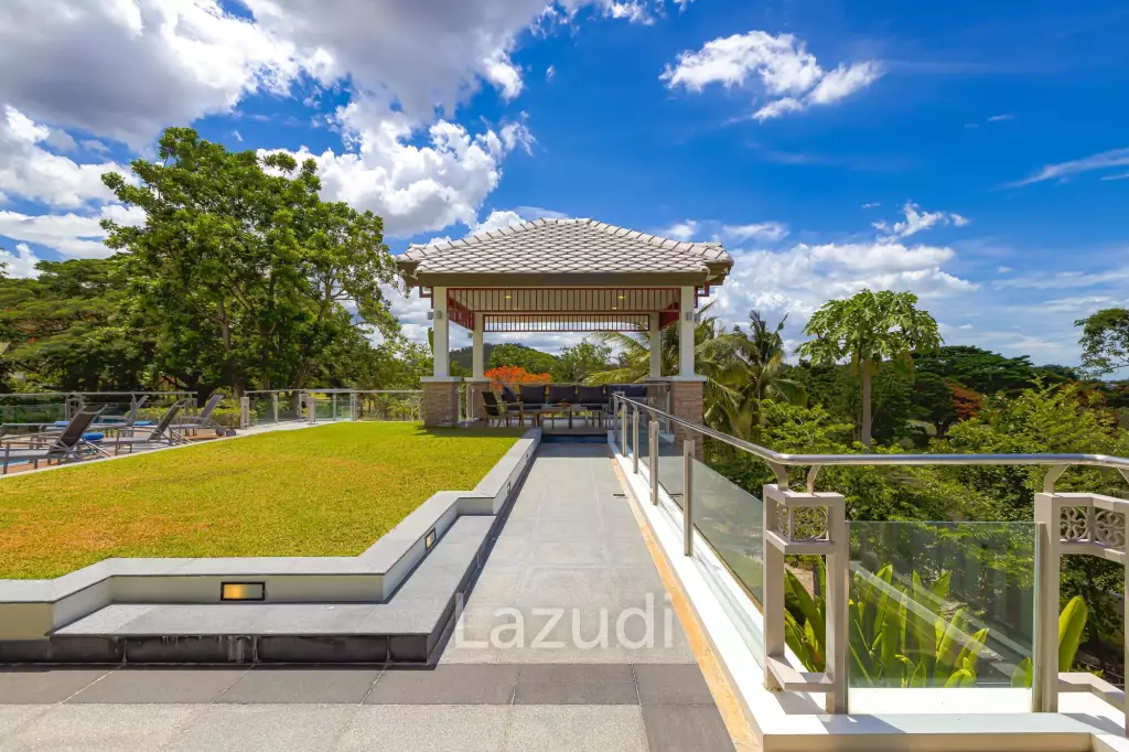 7 Bedrooms Mansion on The Golf Course! (JB2)
