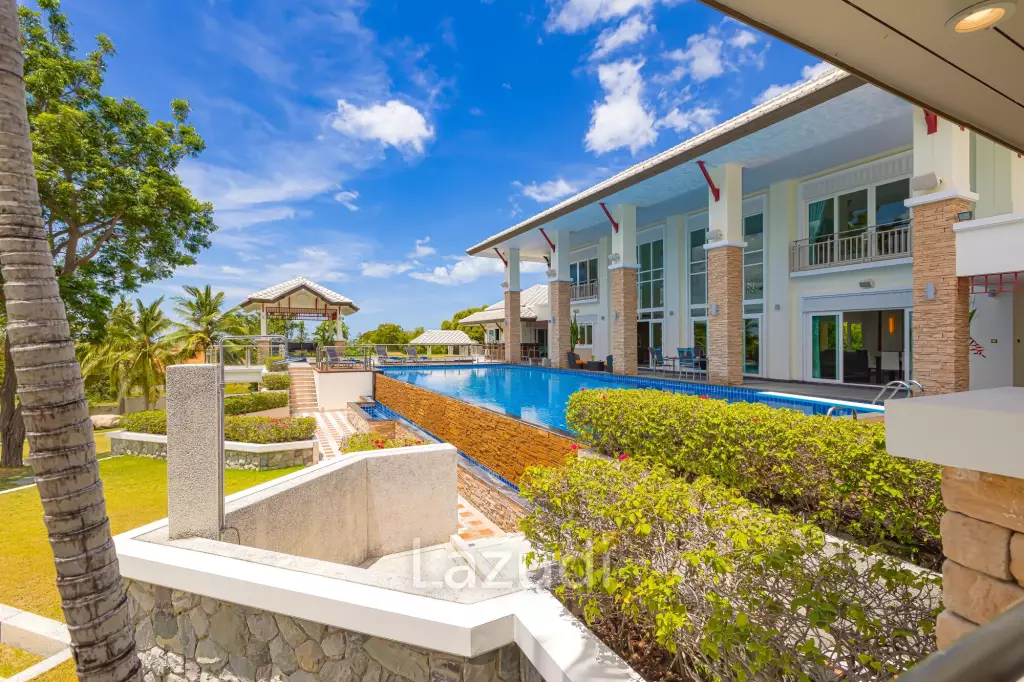 7 Bedrooms Mansion on The Golf Course! (JB2)