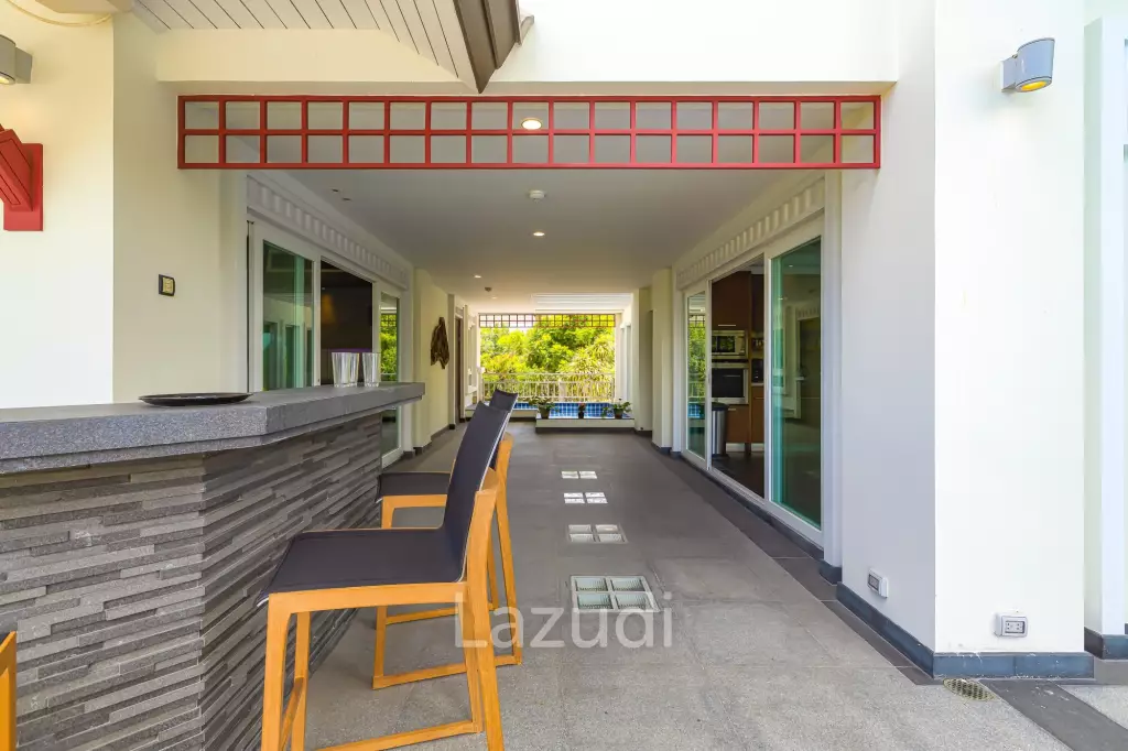 7 Bedrooms Mansion on The Golf Course! (JB2)