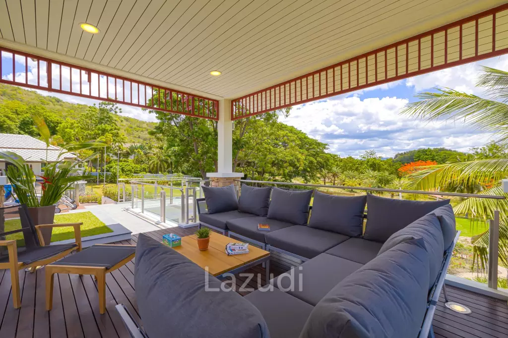 7 Bedrooms Mansion on The Golf Course! (JB2)