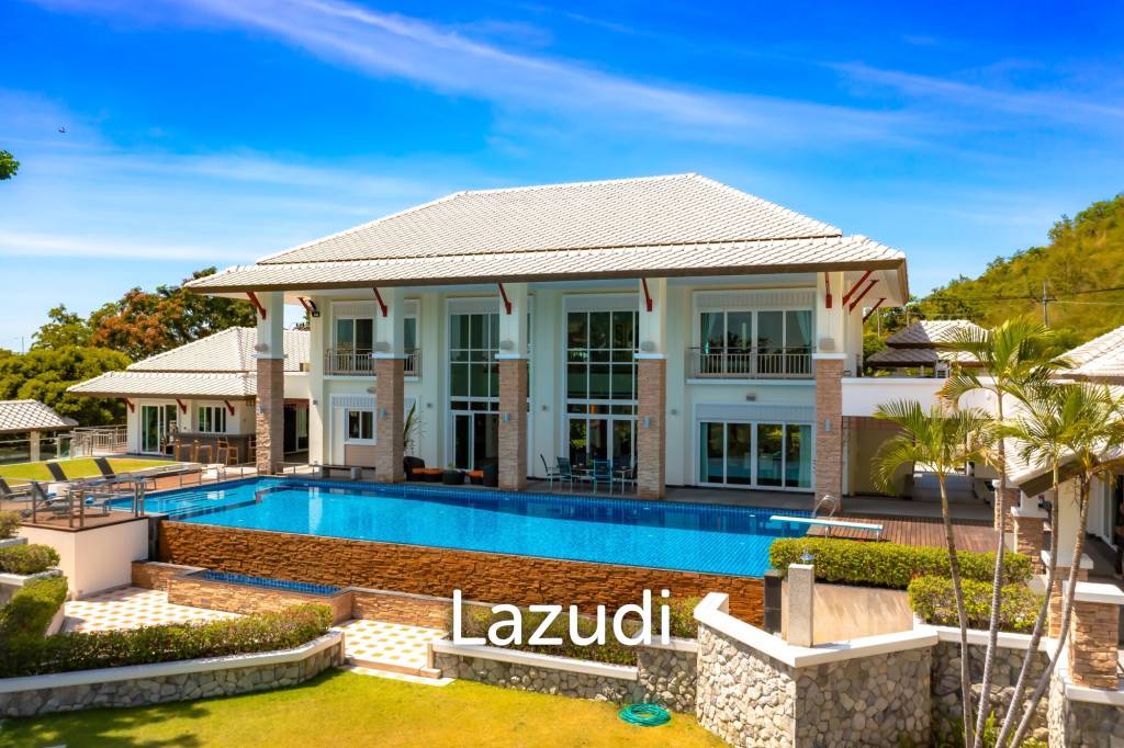 7 Bedrooms Mansion on The Golf Course! (JB2)