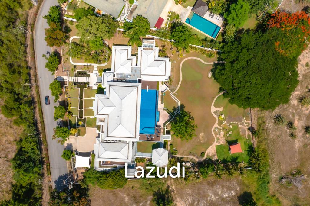 7 Bedrooms Mansion on The Golf Course! (JB2)