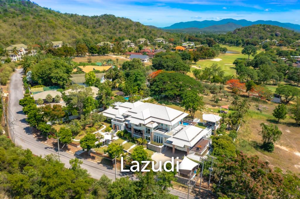 7 Bedrooms Mansion on The Golf Course! (JB2)