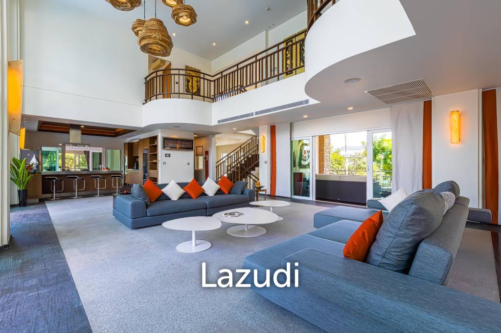 7 Bedrooms Mansion on The Golf Course! (JB2)