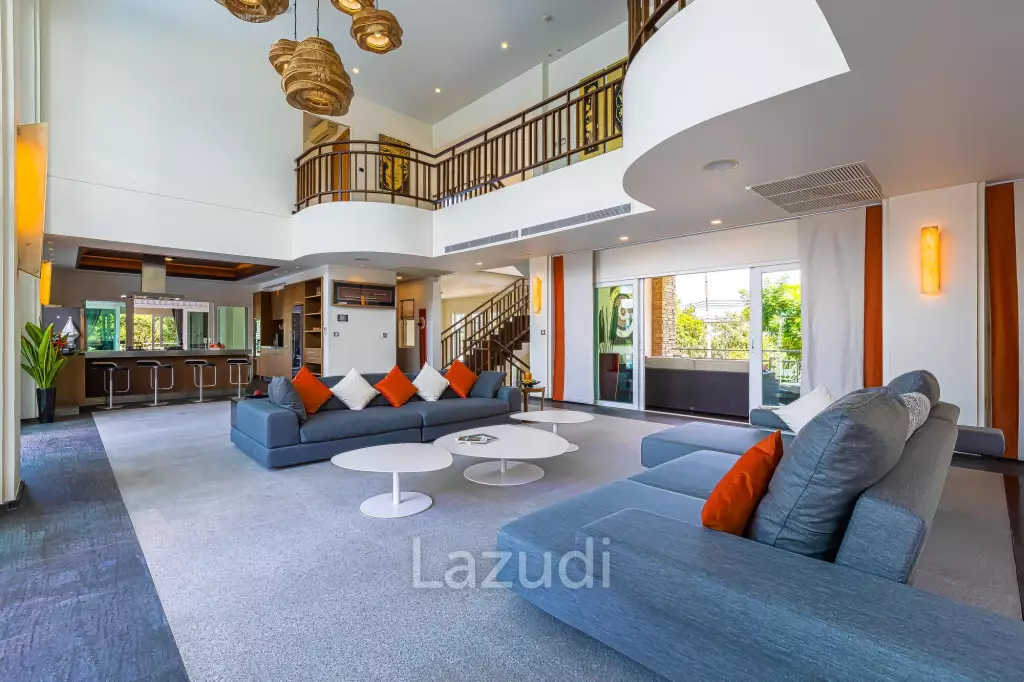 7 Bedrooms Mansion on The Golf Course! (JB2)