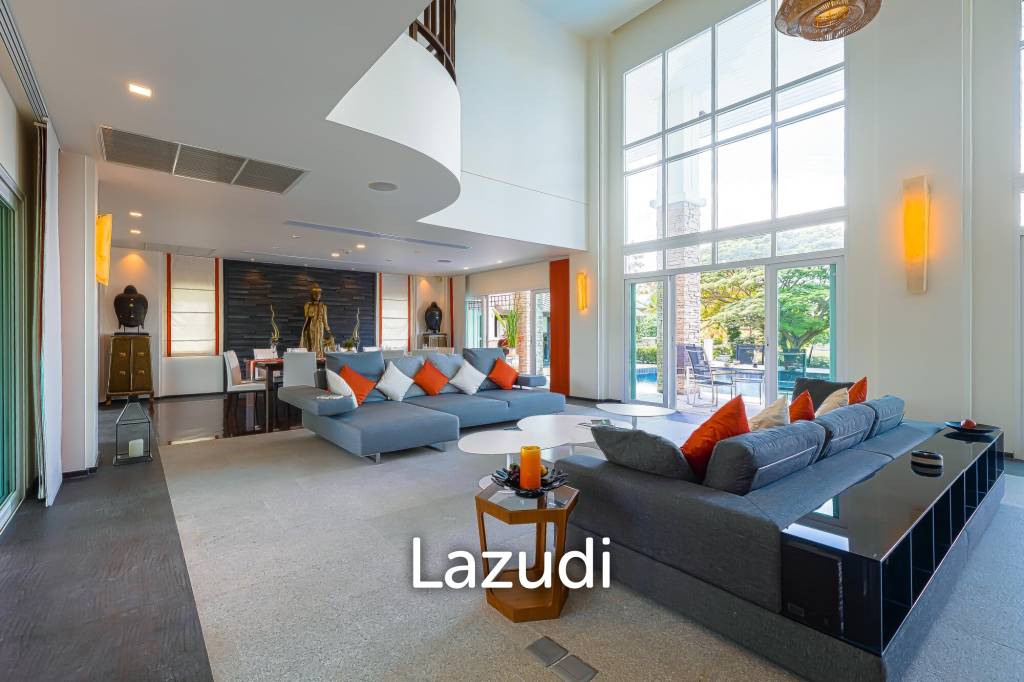 7 Bedrooms Mansion on The Golf Course! (JB2)
