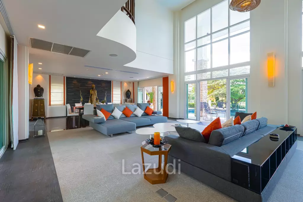 7 Bedrooms Mansion on The Golf Course! (JB2)