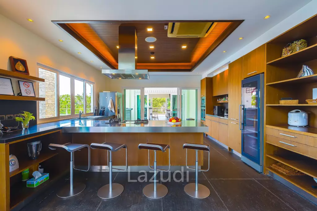 7 Bedrooms Mansion on The Golf Course! (JB2)