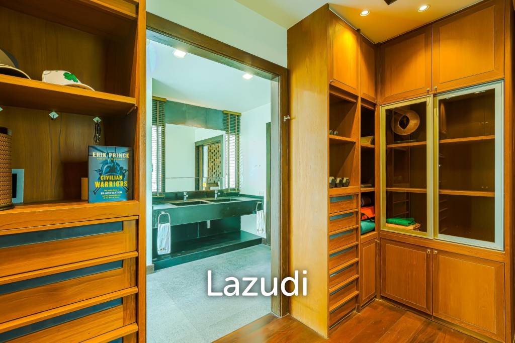 7 Bedrooms Mansion on The Golf Course! (JB2)