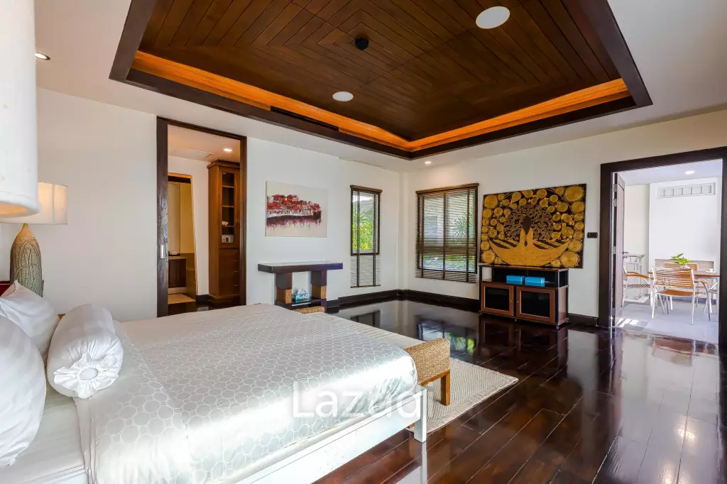 7 Bedrooms Mansion on The Golf Course! (JB2)