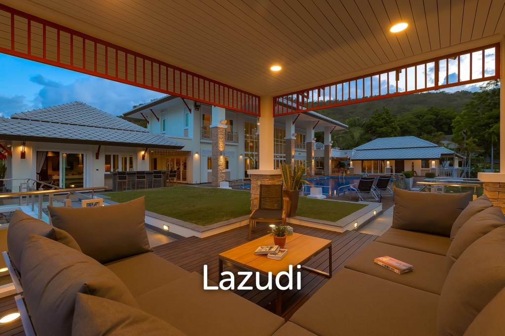7 Bedrooms Mansion on The Golf Course! (JB2)