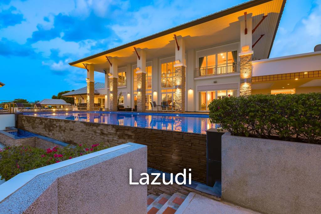 7 Bedrooms Mansion on The Golf Course! (JB2)
