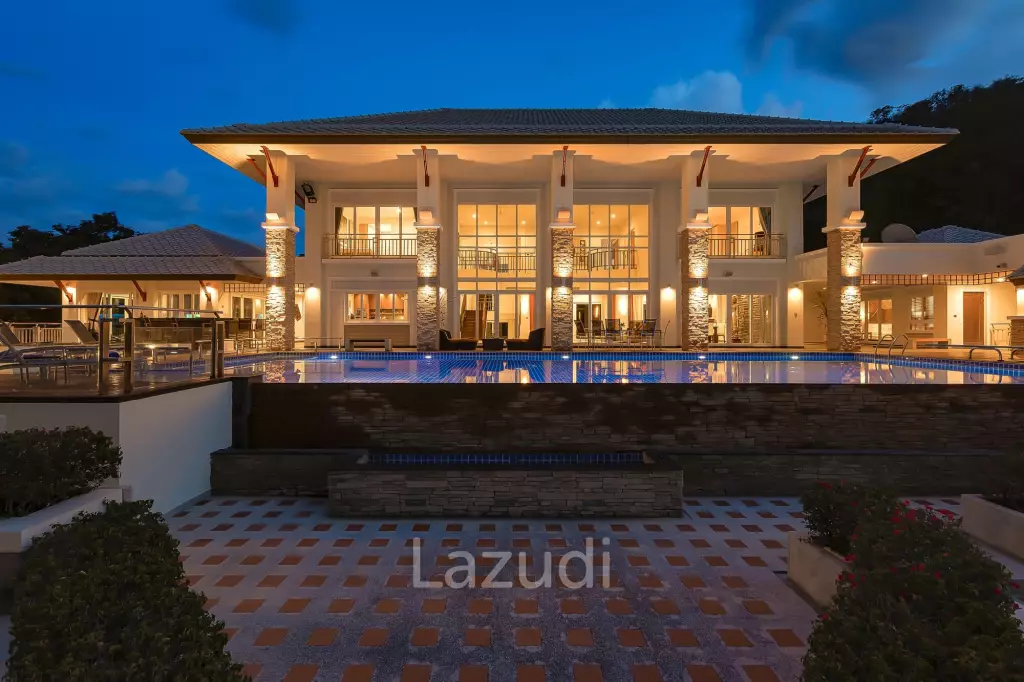7 Bedrooms Mansion on The Golf Course! (JB2)
